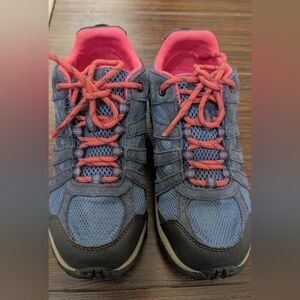 Columbia Redmond Waterproof Hiking Shoe (Kids Size 3 / Women's suze 5)